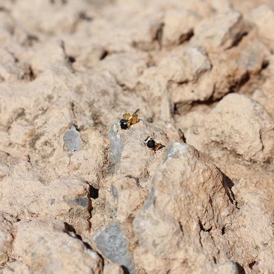 Ana Dyla Accessories Lina Recycled 925 Sterling Silver Black Spinel Stud Earrings | Gold Vermeil 5 Ana Dyla Accessories Lina Recycled 925 Sterling Silver Black Spinel Stud Earrings | Gold Vermeil