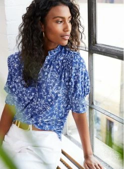 Baukjen Clothing Beverly LENZING™ ECOVERO™ Jersey Blouse | Blue Woodland Floral