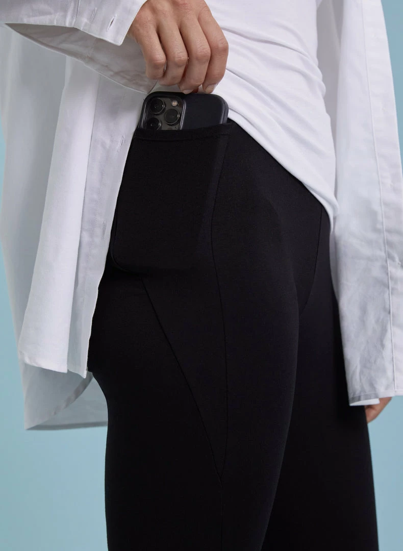 Baukjen Brandi LENZING™ ECOVERO™ Jersey Pocket Leggings | Caviar Black 4 Baukjen Brandi LENZING™ ECOVERO™ Jersey Pocket Leggings | Caviar Black