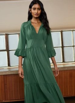 Baukjen Elsie LENZING™ ECOVERO™ Tiered Hem Midi Dress | Fern Green Clothing