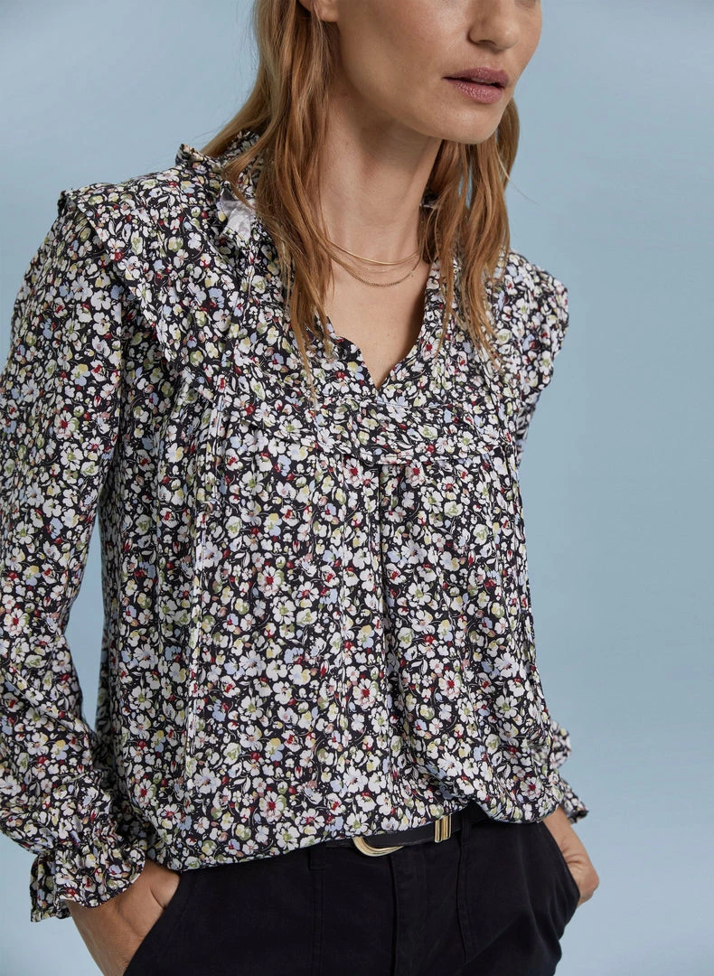 Baukjen Jordyn Vintage Floral Print LENZING™ ECOVERO™ Jersey Blouse | Caviar Black 4 Baukjen Jordyn Vintage Floral Print LENZING™ ECOVERO™ Jersey Blouse | Caviar Black