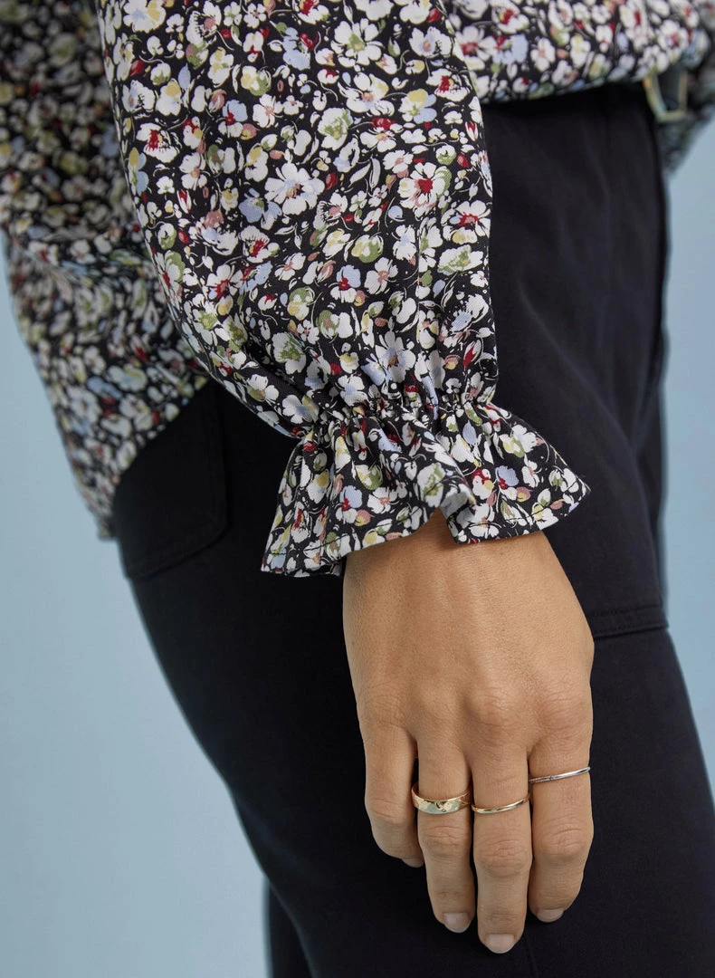 Baukjen Jordyn Vintage Floral Print LENZING™ ECOVERO™ Jersey Blouse | Caviar Black 5 Baukjen Jordyn Vintage Floral Print LENZING™ ECOVERO™ Jersey Blouse | Caviar Black