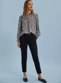 Baukjen Jordyn Vintage Floral Print LENZING™ ECOVERO™ Jersey Blouse | Caviar Black 12 Baukjen Jordyn Vintage Floral Print LENZING™ ECOVERO™ Jersey Blouse | Caviar Black
