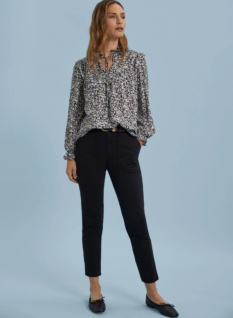 Baukjen Jordyn Vintage Floral Print LENZING™ ECOVERO™ Jersey Blouse | Caviar Black 7 Baukjen Jordyn Vintage Floral Print LENZING™ ECOVERO™ Jersey Blouse | Caviar Black