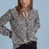 Baukjen Jordyn Vintage Floral Print LENZING™ ECOVERO™ Jersey Blouse | Caviar Black 1 Baukjen Jordyn Vintage Floral Print LENZING™ ECOVERO™ Jersey Blouse | Caviar Black