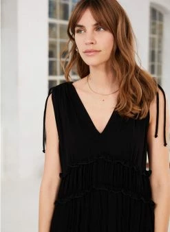 Baukjen Lindsay V-Neck LENZING™ ECOVERO™ Jersey Dress | Caviar Black Clothing