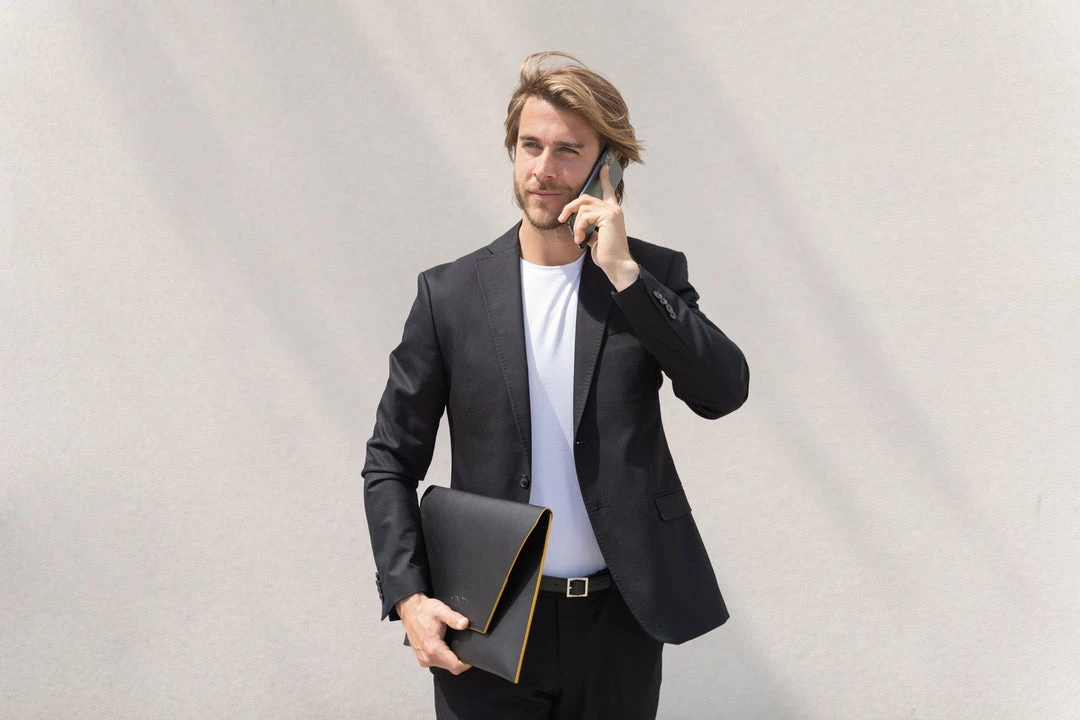 Canussa Versatile Vegan Leather Laptop Case | Black & Red Briefcases & Laptop Cases 8 Canussa Versatile Vegan Leather Laptop Case | Black & Red Briefcases & Laptop Cases