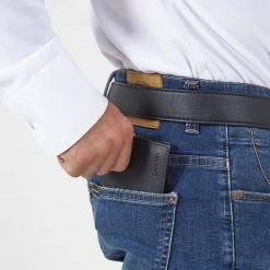 Canussa Accessories Slim Bifold Vegan Leather Wallet | Black & Red