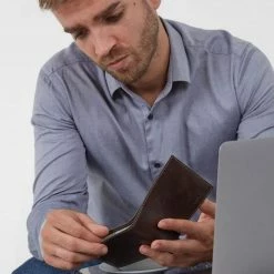 Canussa Accessories Slim Bifold Vegan Leather Wallet | Dark Brown