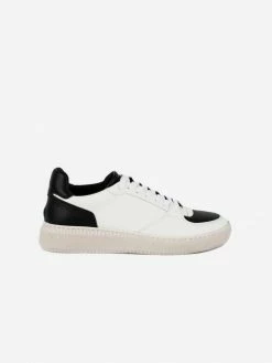 Dauntless Båld Panelled Vegan Leather Trainer | Black & Eggshell