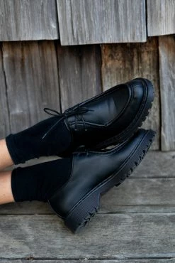 Good Guys Don't Wear Leather Bobby Vegan Leather Tyrolean Shoes | Black