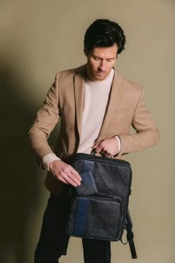 GUNAS New York Accessories Woody Mulbtex™ Vegan Leather Wallet | Black & Grey