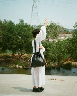 HOZEN Cinch Vegan Leather Hobo Bag | Gorilla Bags 16 HOZEN Cinch Vegan Leather Hobo Bag | Gorilla Bags