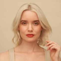 Juni Cosmetics Women's Vegan Gifts Under £50 NO. 4 ELISE Hydrating Organic Vegan Lipstick | Satin Finish