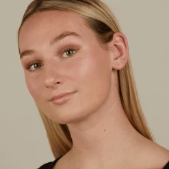 Juni Cosmetics Beauty Rejuvenating Vegan Lip Treatment