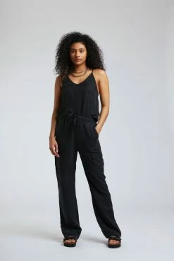 KOMODO 100 Club Cupro Vegan Silk V-neck Top | Black