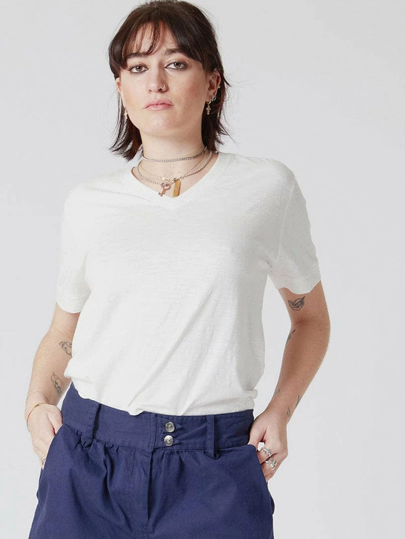 KOMODO Bianca Organic Cotton V-neck T-shirt | Off White 3 KOMODO Bianca Organic Cotton V-neck T-shirt | Off White