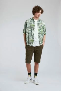 KOMODO Dingwalls Bali Print Organic Linen & Lenzing™ Modal Button-up Shirt | Green Clothing