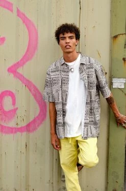 KOMODO Clothing Dingwalls Organic Cotton Button-up Shirt | Black