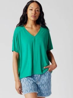 KOMODO Patti Lenzing™ Modal V-Neck T-Shirt | Jewel Green