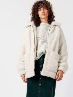 KOMODO Snow Rabbit Recycled Polyester Vegan Jacket | Warm Sand