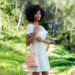 Mela Bags Mona Apple Leather Crossbody Bag | Dusty Rose