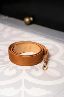 Minuit Sur Terre Crossbody Bags Classic Vegan Crossbody Strap | Hazelnut