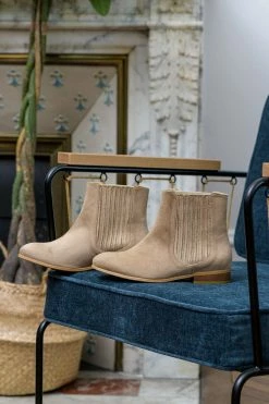 Minuit Sur Terre Firenze Vegan Suede Pleated Chelsea Boots | Sand Shoes