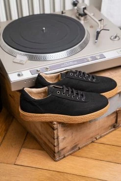Minuit Sur Terre Mezzo Vegan Suede Unisex Trainers | Black Shoes