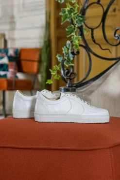 Minuit Sur Terre Montalcino Apple Leather Vegan Unisex Trainers | White Shoes