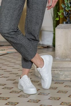 Minuit Sur Terre Montalcino Apple Leather Vegan Unisex Trainers | White Shoes