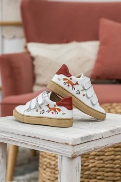 Minuit Sur Terre Pirouette Embroidered Vegan Leather Kids Trainers | Fox Coffee