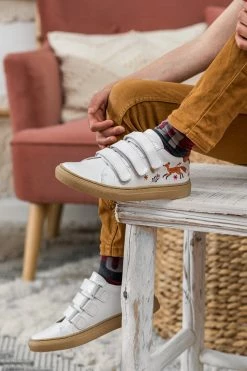 Minuit Sur Terre Pirouette Embroidered Vegan Leather Kids Trainers | Fox Coffee