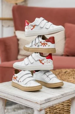 Minuit Sur Terre Pirouette Embroidered Vegan Leather Kids Trainers | Fox Coffee