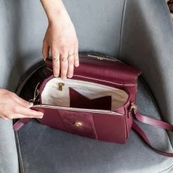 Minuit Sur Terre Poesie Apple Leather Vegan Crossbody Bag | Midnight Blue