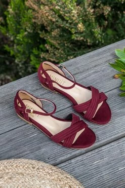 Minuit Sur Terre Shoes Scandola Cross Strap Vegan Suede Flat Sandals | Brick Red