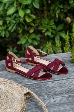 Minuit Sur Terre Shoes Scandola Cross Strap Vegan Suede Flat Sandals | Brick Red