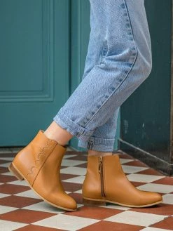 Minuit Sur Terre Siena Studded Vegan Leather Ankle Boots | Camel