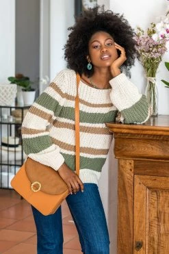 Minuit Sur Terre Stellan Apple Leather Vegan Crossbody Bag | Camel