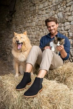 Minuit Sur Terre Taiga Vegan Suede Chelsea Boots | Black Shoes