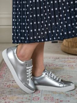 Minuit Sur Terre Virevolte Apple Leather Vegan Trainers | Silver Bestsellers