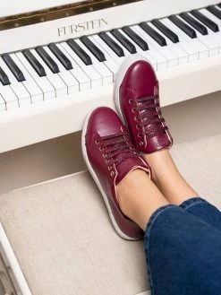 Minuit Sur Terre Virevolte Grape Leather Vegan Trainers | Burgundy