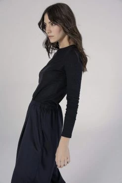 Neu Nomads Organic Cotton & SeaCell™ Long Sleeve Crewneck Tee | Multiple Colours Clothing