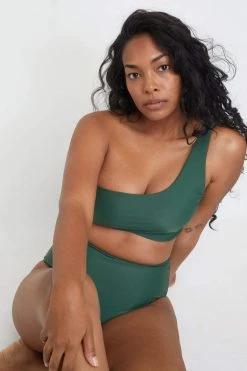 Ozero Swimwear Ladoga ECONYL® Asymmetric Bikini Top | Forest Green