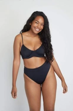 Ozero Swimwear Ontario ECONYL® Bikini Top | Black 13 Ozero Swimwear Ontario ECONYL® Bikini Top | Black