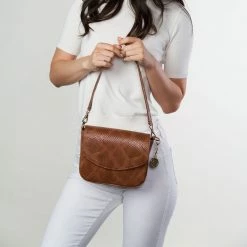 Svala Tashi Vegan Leather Shoulder & Crossbody Bag | Caramel Bags 14 Svala Tashi Vegan Leather Shoulder & Crossbody Bag | Caramel Bags