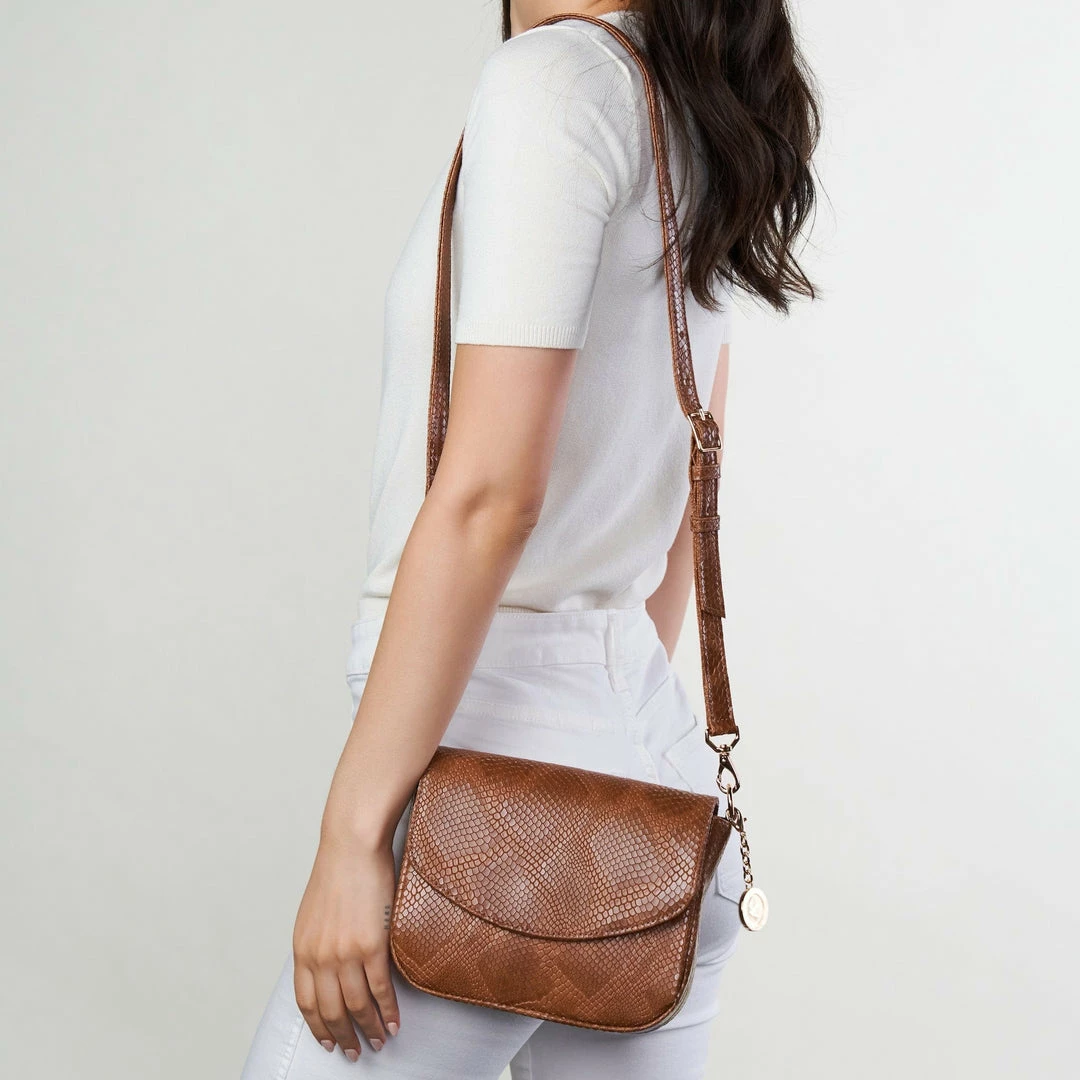 Svala Tashi Vegan Leather Shoulder & Crossbody Bag | Caramel Bags 4 Svala Tashi Vegan Leather Shoulder & Crossbody Bag | Caramel Bags