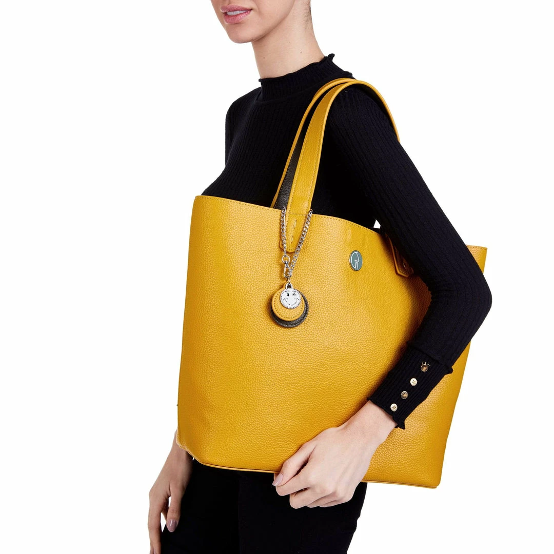 The Morphbag By GSK 3 Vegan Leather Bags In 1 | Green & Mustard 8 The Morphbag By GSK 3 Vegan Leather Bags In 1 | Green & Mustard
