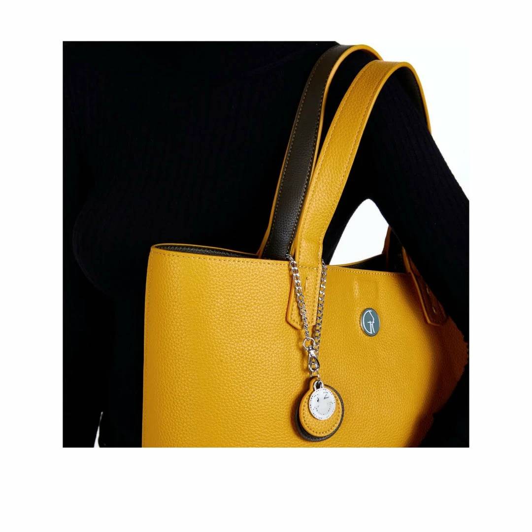 The Morphbag By GSK Reversible Vegan Leather Tote | Green & Mustard Bags 9 The Morphbag By GSK Reversible Vegan Leather Tote | Green & Mustard Bags