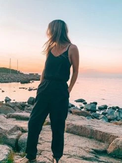 Vildnis Bromo TENCEL™ Vegan Silk V-Neck Jumpsuit | Black